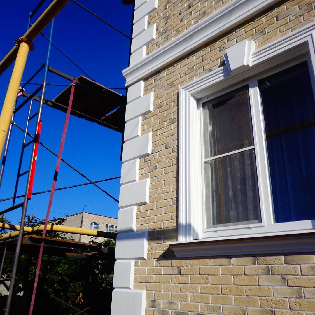 фото наличников на окнах дома